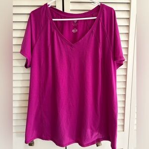 Livi Active Fuchsia V-Neck Short Sleeve Tee